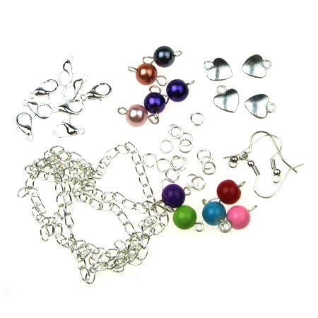 Set confecționare bijuterii - lanț metalic argintiu 54 cm, vârf cercel - 52 bucăți, fermoar - 20 bucăți, inele - 26 bucăți, pandantiv metalic inimă - 40 bucăți, margele - 50 bucăți