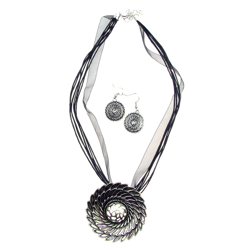 Set necklace earrings metal textile large color silver