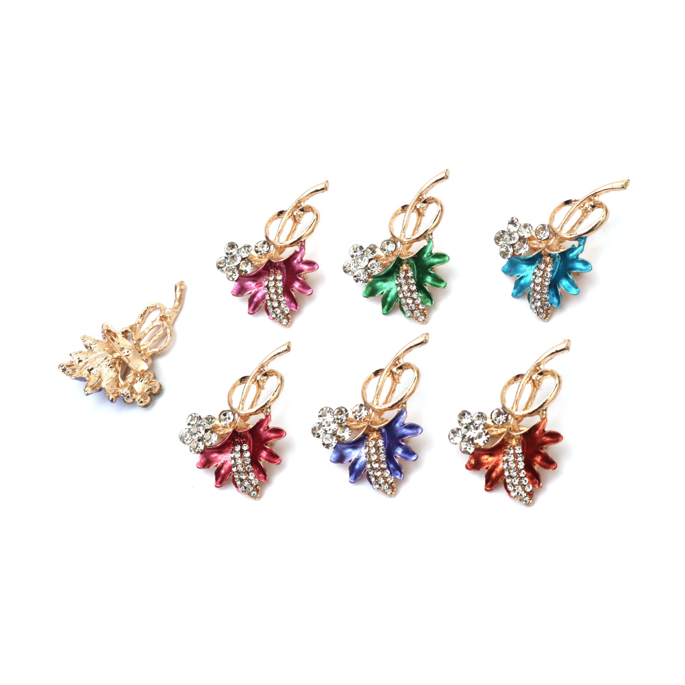 Broșă metalică elegantă cu cristale și vopsea 30x48 mm – modele florale mixte, culoare aurie, pentru cadouri, modă și stil decorativ