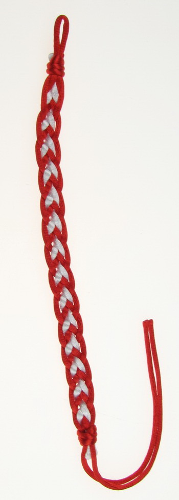 Мартеница гривна копринен шнур плетена 10 броя