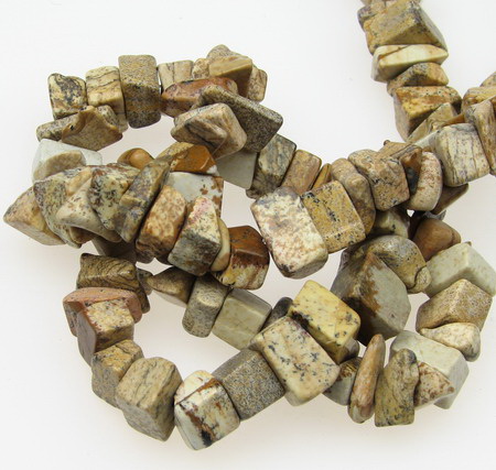 Наниз естествени камъни чипс 8-12 мм ~90 см ЯСПИС
