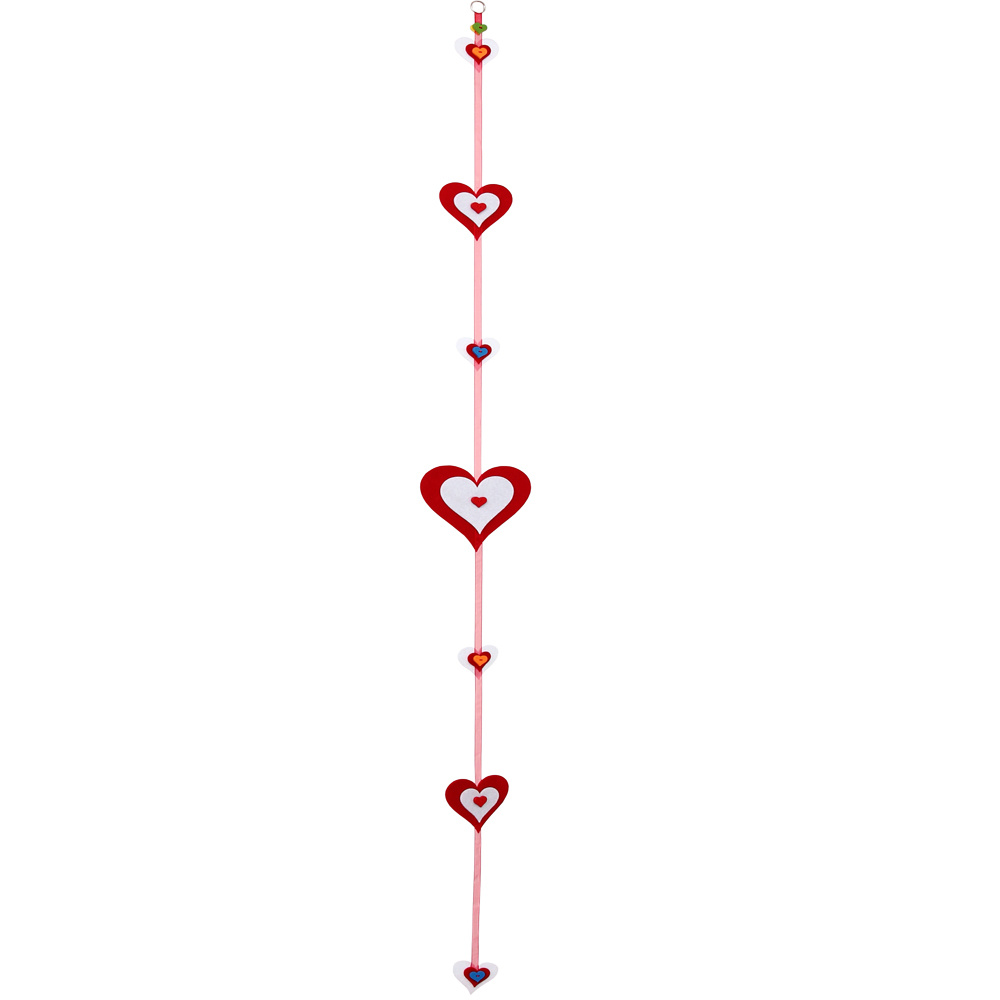 DIY Hanging felt hearts made of felt - red 15x150 cm