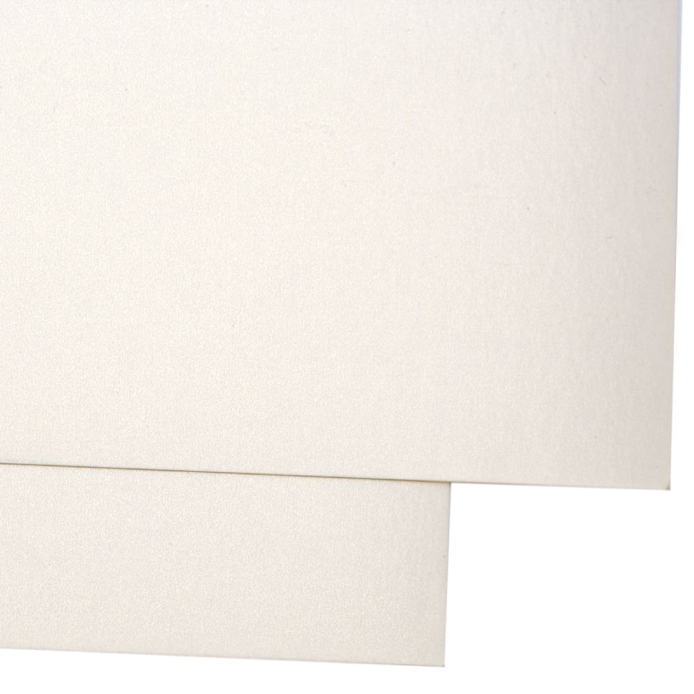 Cardboard pearl double sided 250 gr / m2 A4 (297x210 mm) white -1 pc