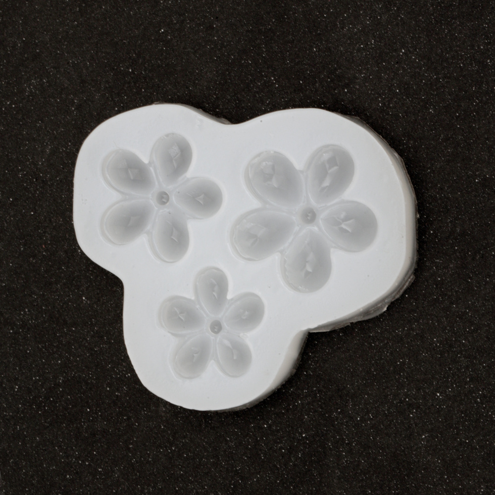 Silicon matriță /formă din / 73x70x10 mm 3 flori
