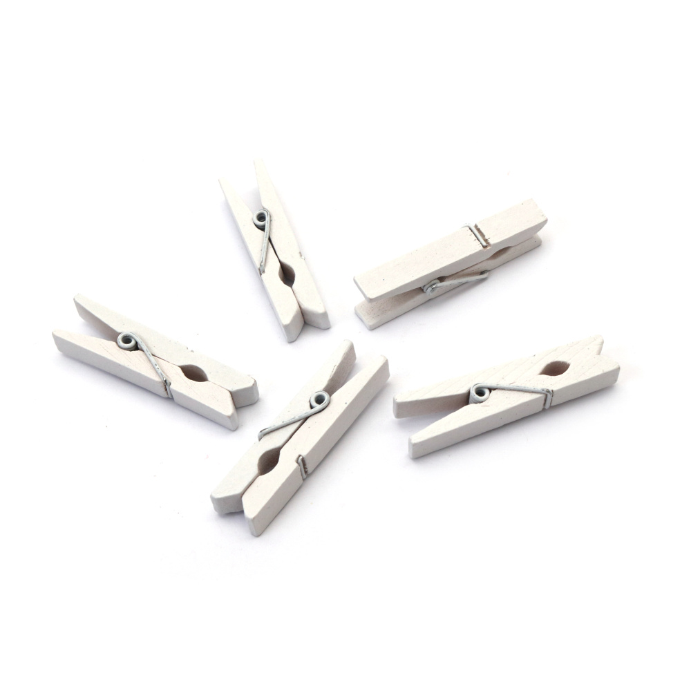 Mini cârlige din lemn albe 7x35 mm – set 20 buc – perfecte pentru handmade, scrapbooking, expunere fotografii și ambalare cadouri