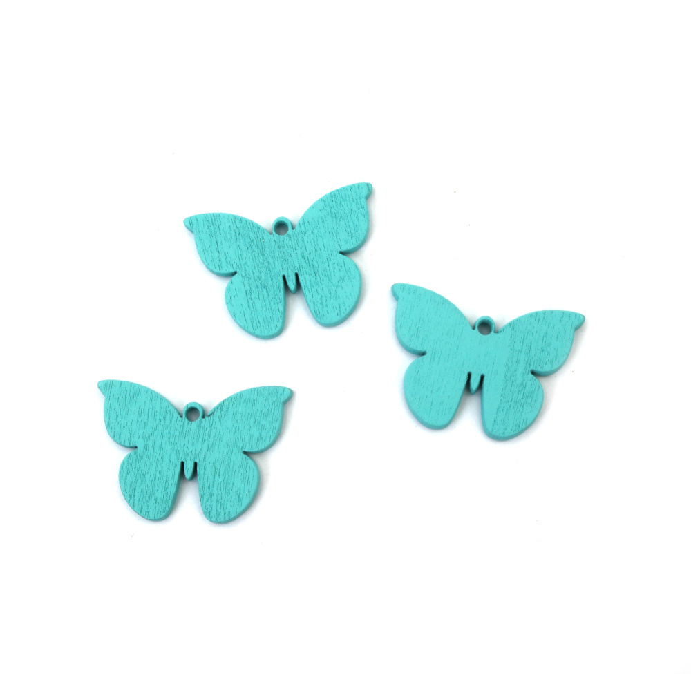 Charm-uri fluture din lemn, albastru deschis delicat – 32x23x3 mm, set 20 buc. – pentru bijuterii handmade, etichete cadou și decorațiuni DIY