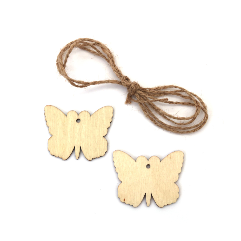 Pandantive fluturi din lemn cu șnur – 50x35x3 mm (Set de 6) – Perfecte pentru proiecte DIY de primăvară, decorațiuni de agățat și cadouri handmade
