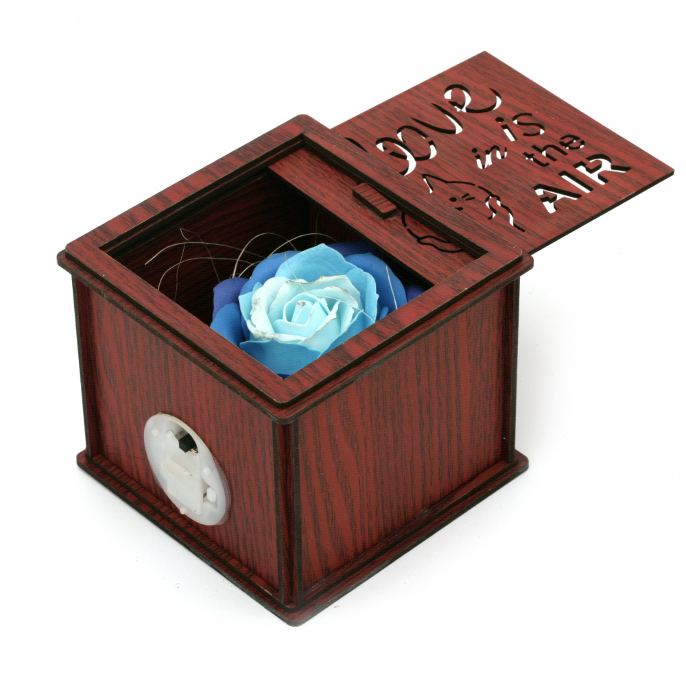 Ξύλινο κουτί για σουβενίρ με τριαντάφυλλο 78x92 mm επιγραφή LOVE in is te AIR  