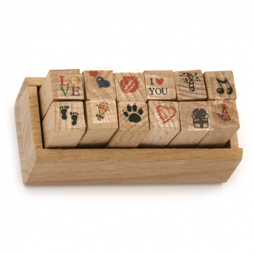 Set de timbre din lemn 12 buc 10x10 mm cu modele ASSORTE