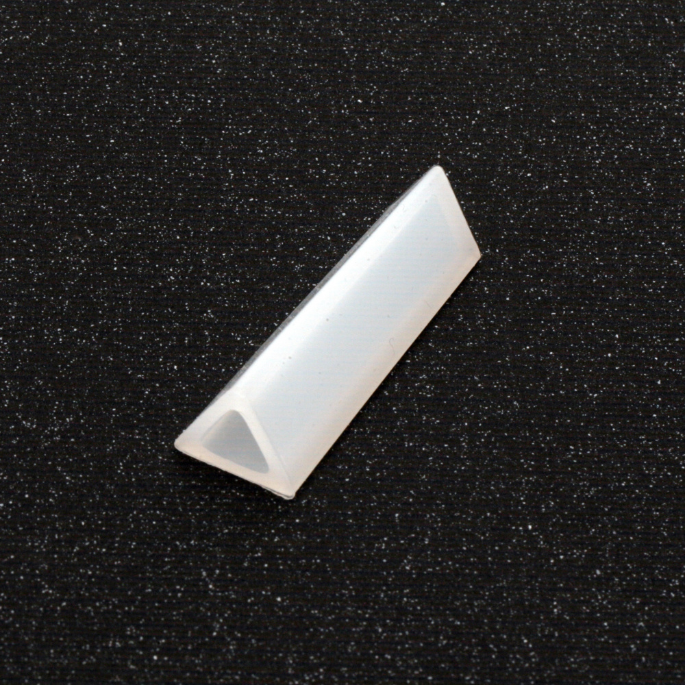 Καλούπι σιλικόνης 16x14x50 mm τρίγωνο κόσμημα