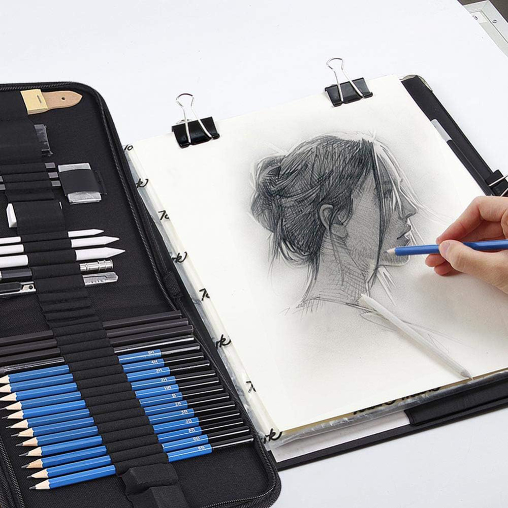 Professional Drawing Set in a Fabric Case - 32 Pieces