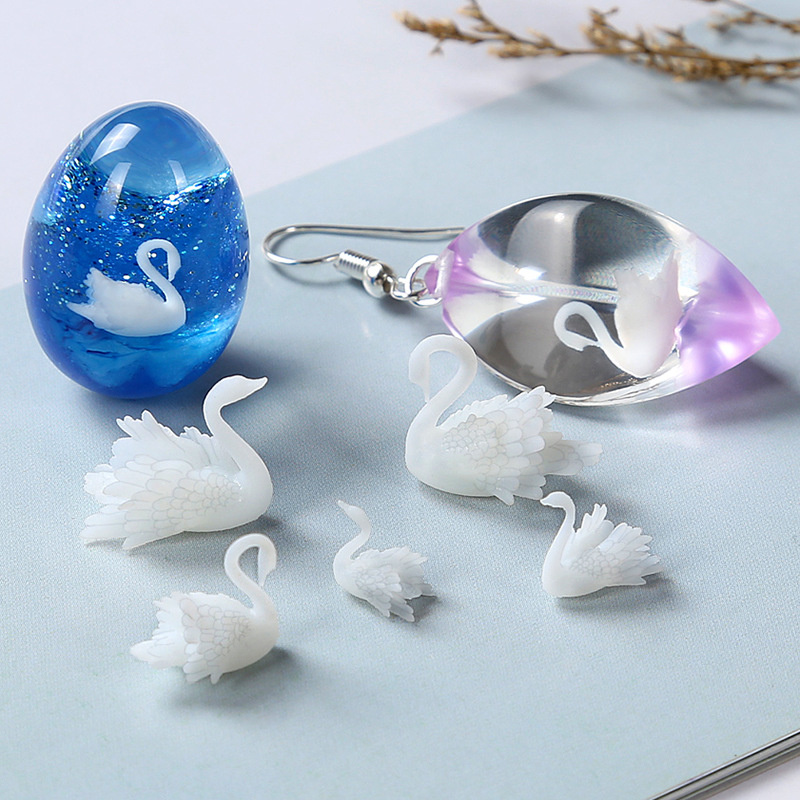 3D Swan Figurine / Three-Dimensional Micro Accessory for Embedding in Epoxy Resin, 16.7x15.7 mm