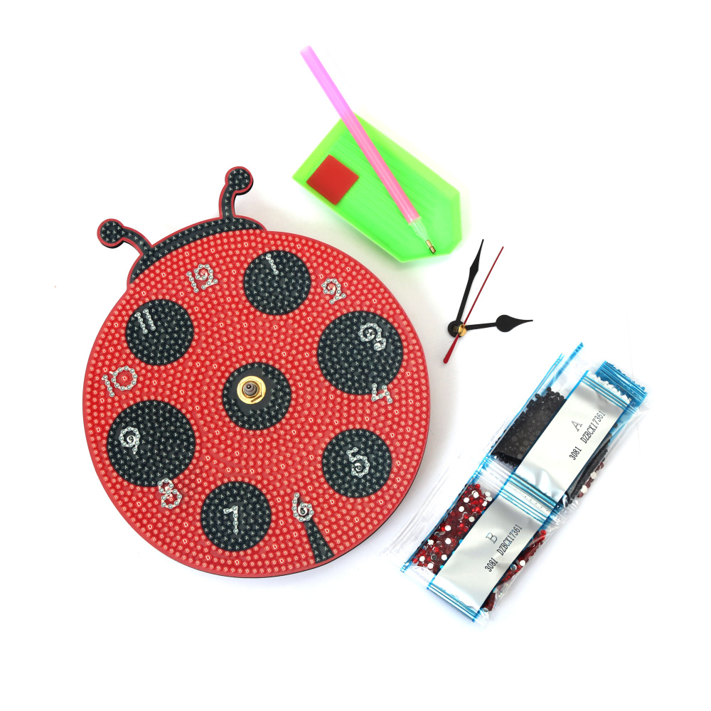 Lovely Ladybug Diamond Painting Clock Kit 20x22 cm – Perfect for Creative Home Décor and Nature Art Lovers DZBCX17361