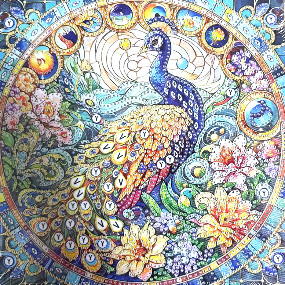 Pictură diamantată elegantă cu păun strălucitor 25x25 cm – Diamante rotunde strălucitoare, perforație parțială cu ramă elegantă – YY85