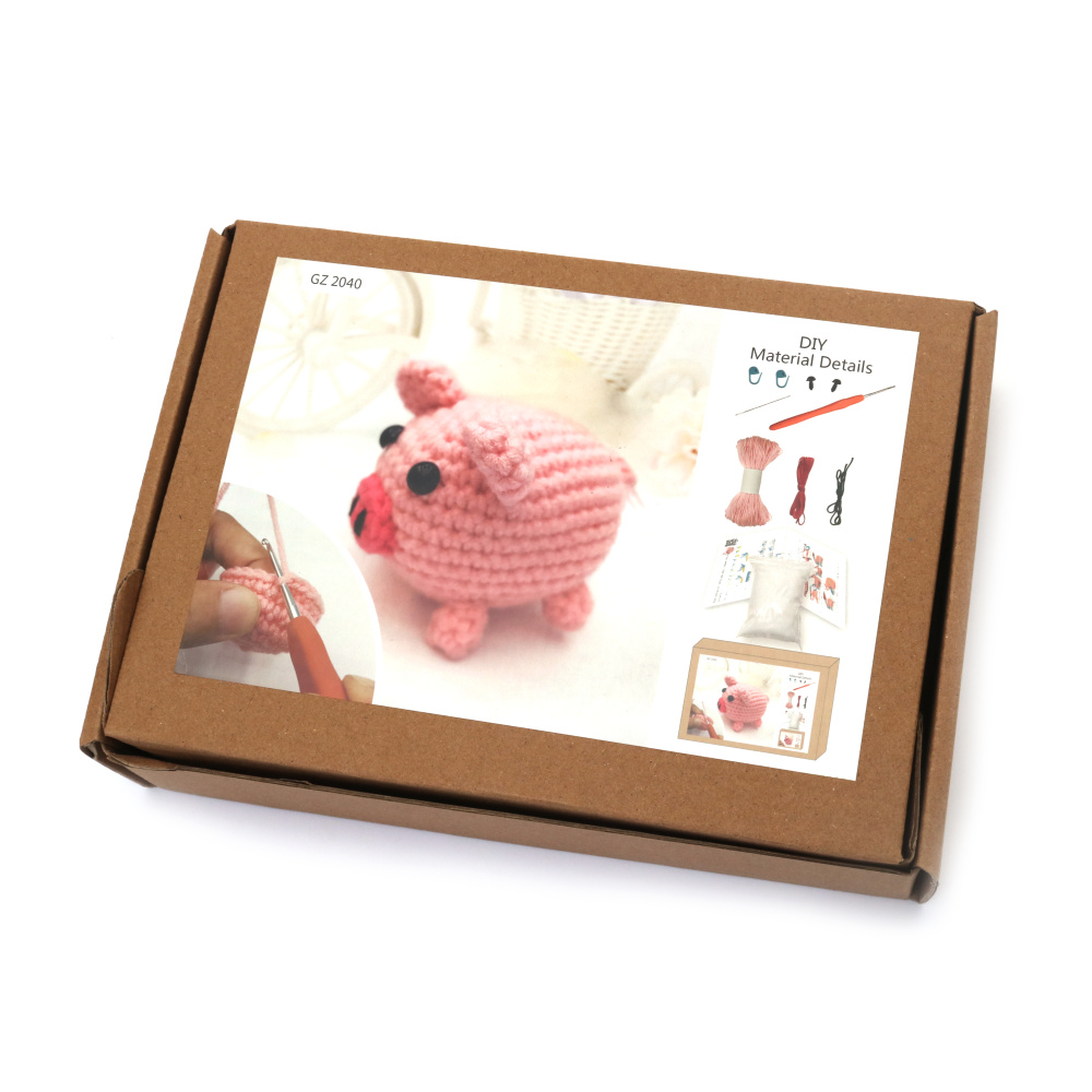 Adorabil kit de croșetat Amigurumi „Purceluș”, 60×45×50 mm, GZ2040 – Un proiect de croșetat distractiv și emoționant, perfect pentru cadouri lucrate manual și decor inspirat de fermă