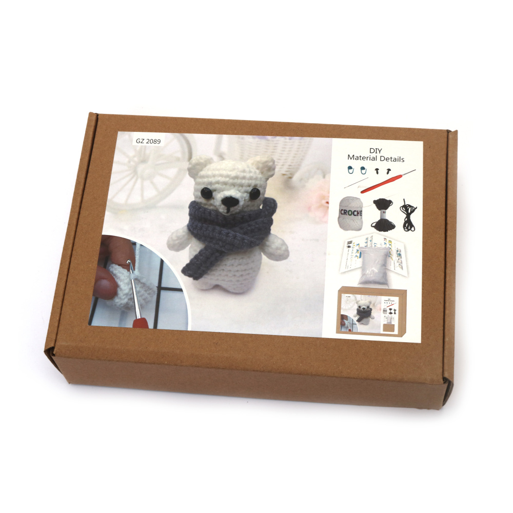 Kit creativ AMIGURUMI 60x45x50 mm pentru croșetat - ursuleț cu eșarfă GZ2088