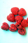 Margele forma inima crăpată  8 mm roșu -50 grame