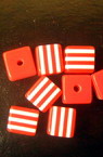 Resin acrylic cube 8x8x7 mm hole 2 red with white stripes - 50 pieces