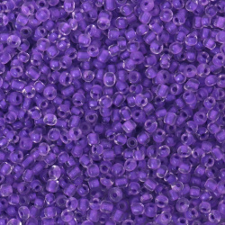 Мъниста стъклена 4 мм прозрачна с нишка лилава -50 грама