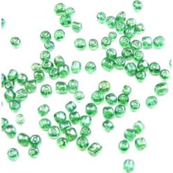 Margele de sticlă 4 mm transparent perlă verde 3 -50 grame