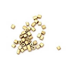 Мъниста стъклена куб 3±7x3x3 мм дупка 0.5 мм цвят злато -20 грама