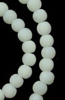 Γυάλινη χάντρα 4mm παγωμένο λευκό ~ 80 cm ~ 200 τεμάχια