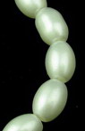 Naniz margele sticlă oval 9x6x6 mm gaură 1 mm alb ~ 80 cm ~ 90 bucăți