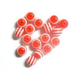 Resin acrylic round  beads 8 mm hole 2 mm red - 50 pieces