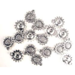 Pandantiv metalic floarea-soarelui 18x16x3,5 mm orificiu 1,5 mm argintiu -20 grame ~ 70 bucăți