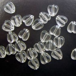 Мънисто кристал сърце 8x8x4 мм дупка 1 мм прозрачно -20 грама ~108 броя