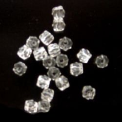 Pietricele de cristal  margele 6x6 mm gaură 1 mm transparent -50 grame ~ 470 bucăți