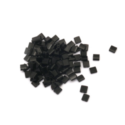 Margele de sticla tip MIYUKI TILA 5x5x1,9 mm gaura 0,8 mm grosime negru lucios -4 grame ~43 bucati