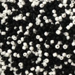 Margele de sticla de 3 mm grosime amestec alb si negru -50 grame ~1520 bucati