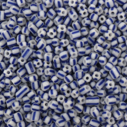 Mărgele de sticlă 4~4.8mm gaură 1.5~2mm grosime tip butoi două culori alb cu dungi late albastre -15 grame ~160 buc.