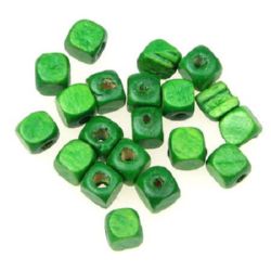 Lemn cub 10x10 mm gaură 3,5 mm verde -50 grame ~ 100 bucăți