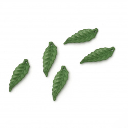 Pandantiv solida frunze 26x10 mm gaură 1 mm culoare verde -50 grame ~ 220 bucăți