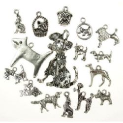 Висулка метална куче АСОРТЕ 15~47x8~34x1~13 мм дупка 1~2 мм цвят старо сребро -20 грама