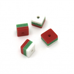 Мънисто резин куб 8x8x7 мм дупка 1.5 мм бяло зелено червено -20 броя