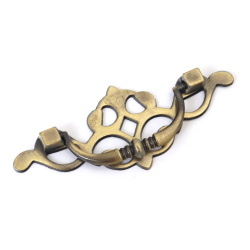 Metallgriff 49x37x9 mm – 3 mm Löcher, antikbronze, für kreative Bastelprojekte