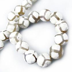String Ball-shaped Stone Beads / Faceted White AGATE, Ball: 10 mm ± 37 pieces