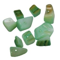 Stoc epuizat. Primeste notificare pe email cand produsul revine in stoc Perlă sidef 6 ~ 8x8 ~ 10x7 ~ 10 mm gaură 2 mm verde deschis -50 grame ~ 64 bucăți