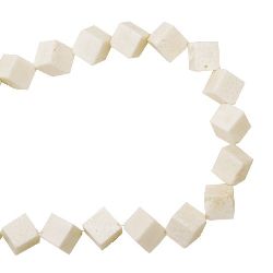 Șireturi mărgele din piatră semiprețioasă CORAL forma  cub culoare alb 12x12 mm ~ 22 bucăți