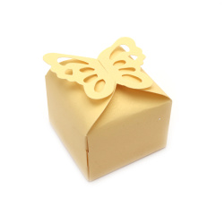 Cutie cadou pliabila din carton cu fluture 6x6x5,5 cm culoare galben sidefat