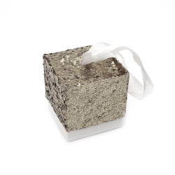 Folding cardboard box 5x5x5cm silver brocade with ribbon