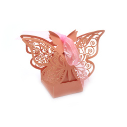 Cutie pliabila carton cu fluture 4,3x4,3x5,4x5,4 cm culoare roz cu panglica