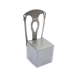 Πτυσσόμενο κουτί για δώρο από χαρτόνι 4x4x11 cm καρέκλα, ασημί χρώμα