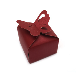 Кутия картонена сгъваема за подарък с пеперуда 6x6x5.5 см цвят бордо перлено