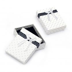 Jewelry box 70x90 mm white with dots