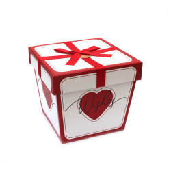 Кутия за подарък с панделка 13x9.5x13 см цвят бяло и червено