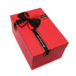 Кутия за подарък с панделка 28x18x14 см цвят червен